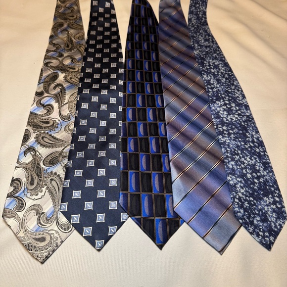 Jos. A. Bank and more Blue and Gray Silk and Linen Tie Collection Set of 5 ties - Picture 14 of 14